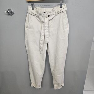 Banana Republic Barrel Pant with Belted Sinch Waist. Size 6